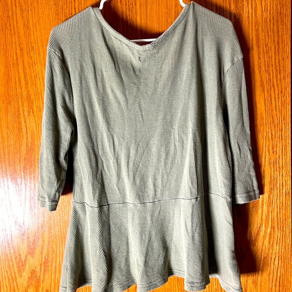 Women’s 3/4 sleeve top - Picture 4 of 4